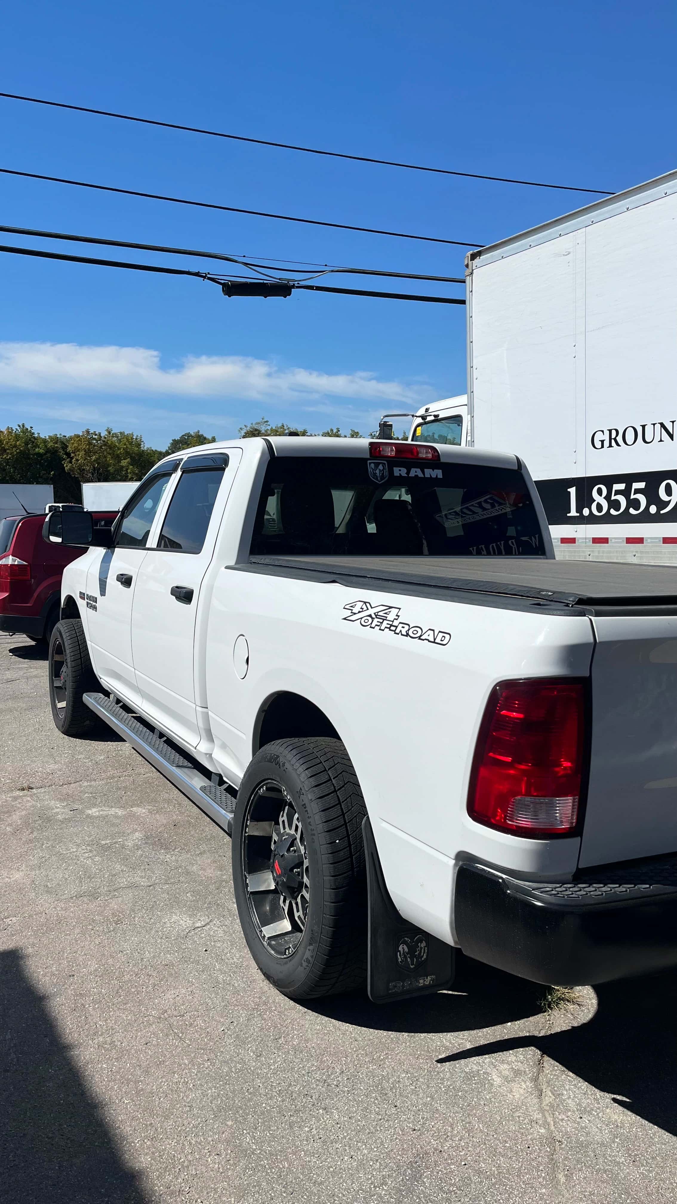 2018 RAM 1500 ST 4X4 - Thumbnail 4