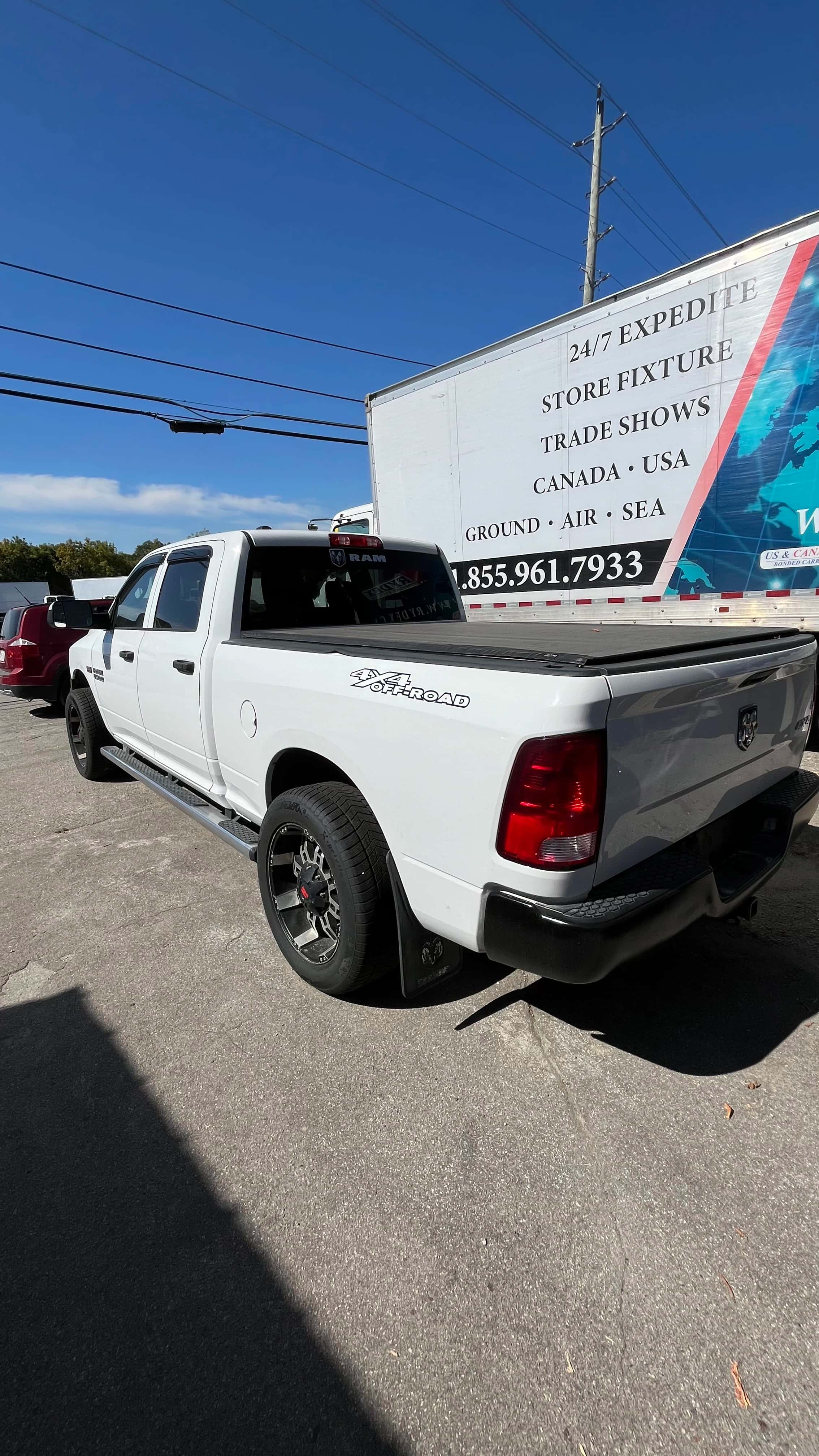 2018 RAM 1500 ST 4X4 - Thumbnail 5