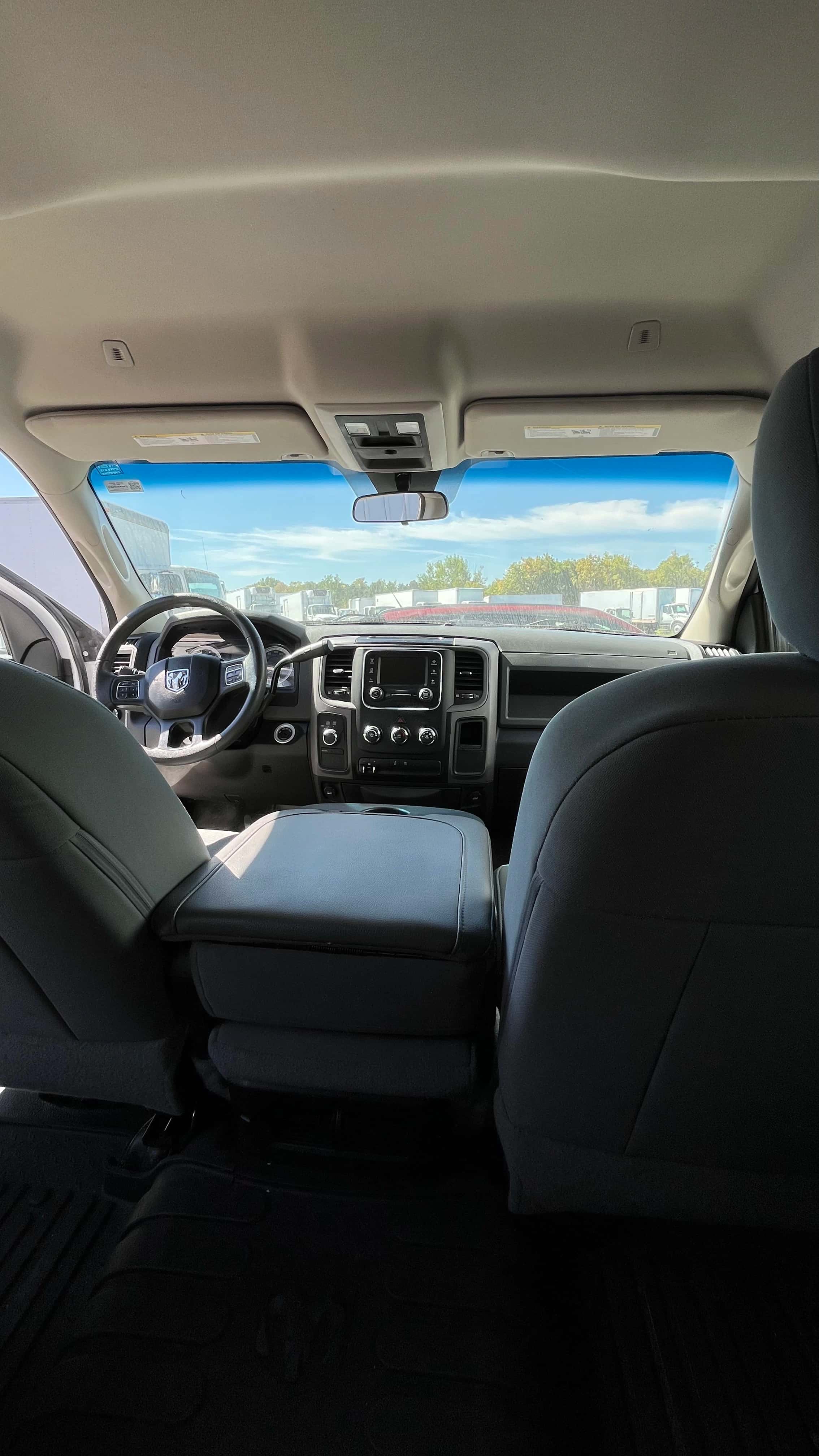 2018 RAM 1500 ST 4X4 - Thumbnail 12